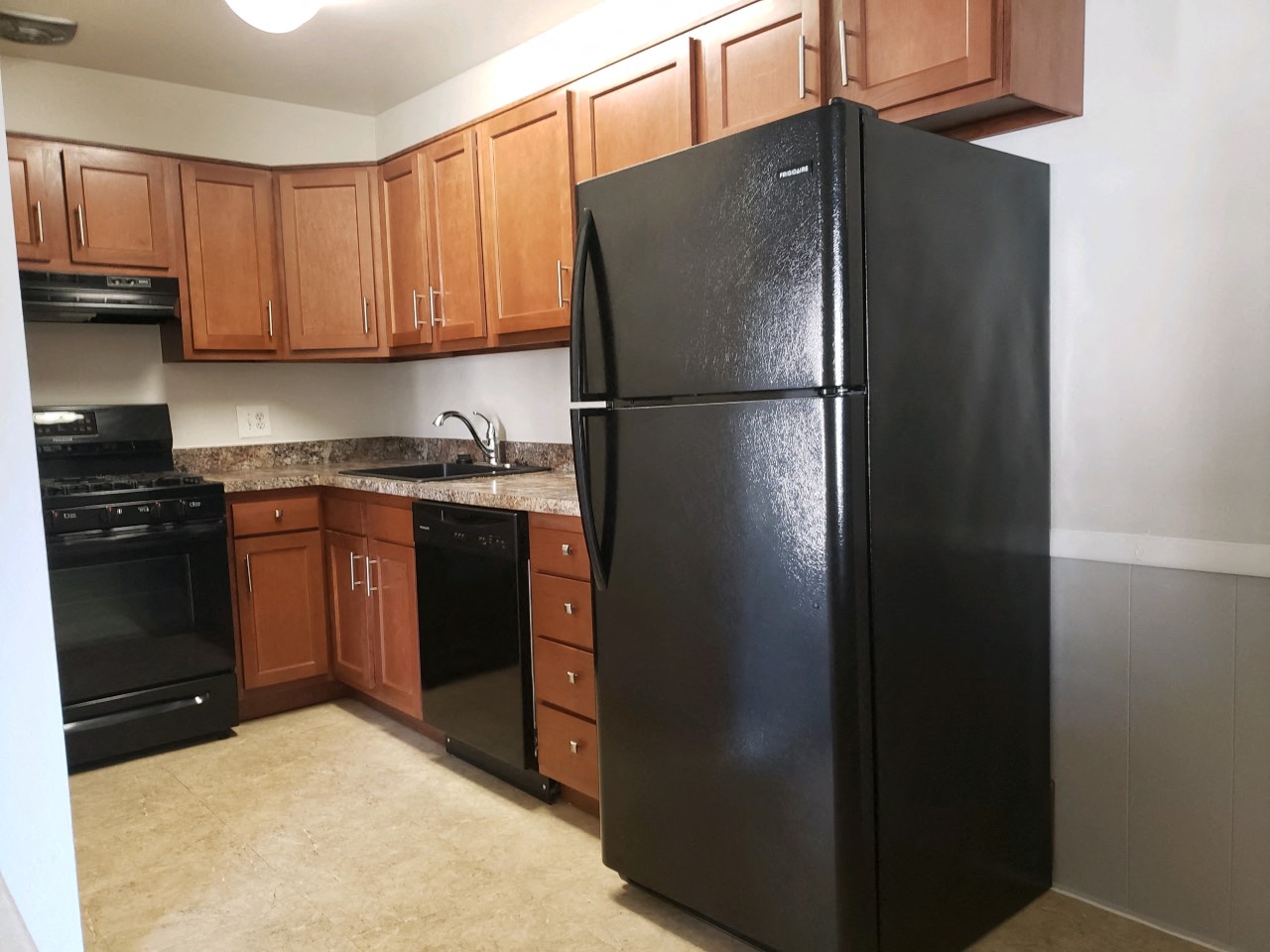 Cherry Arms Image 21