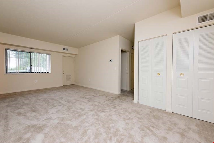 Montgomery Club Townhouses Image 11