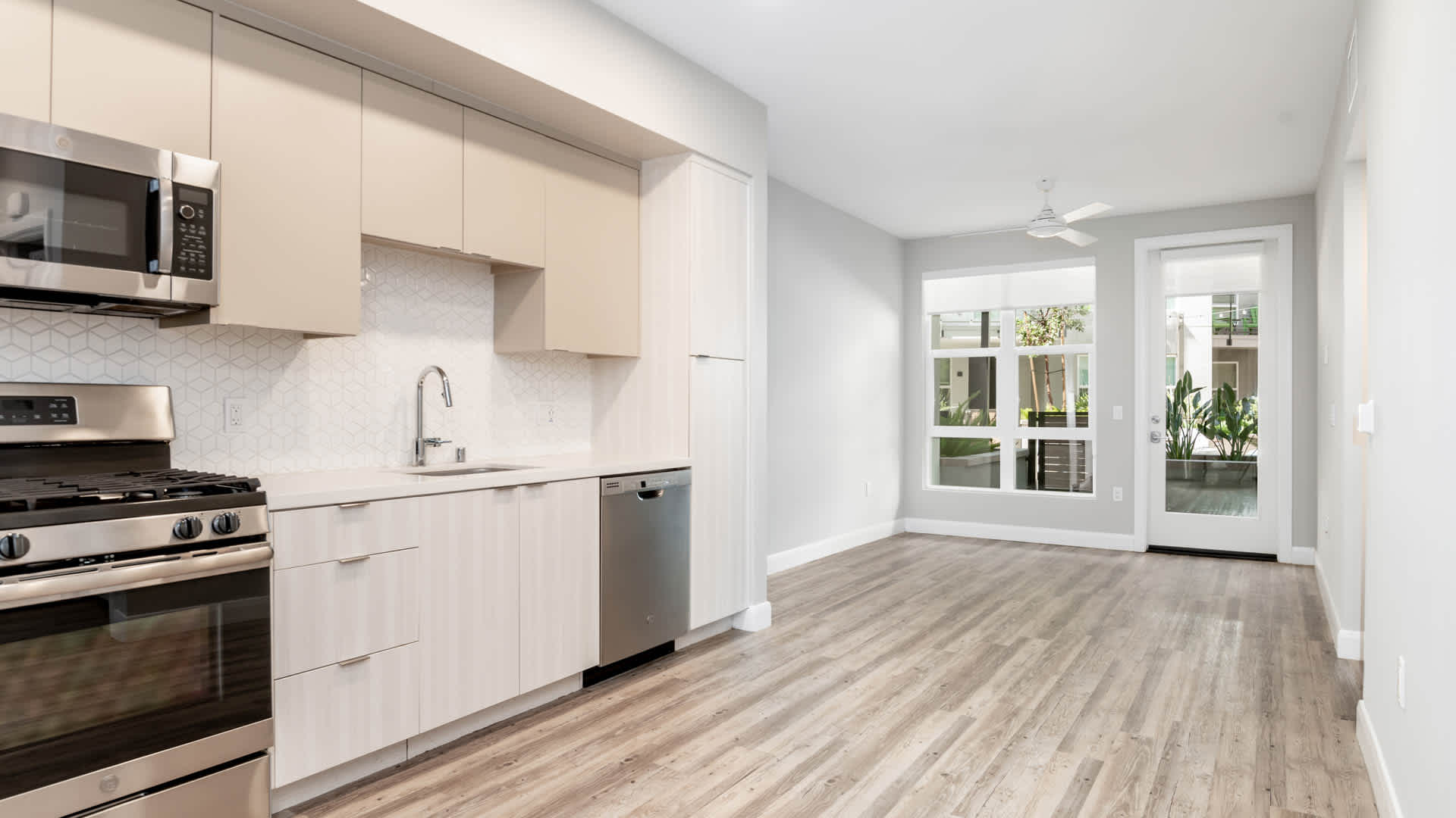 Mara Pacific Beach  Image 7