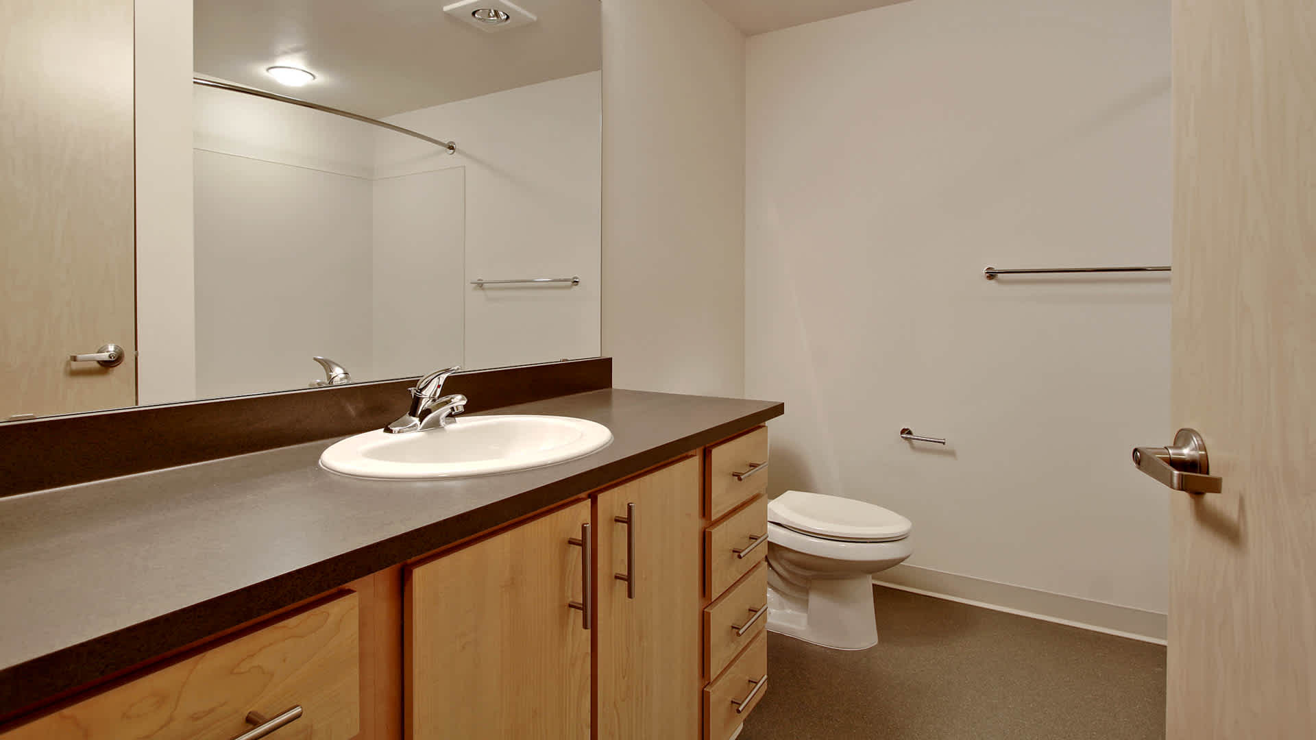 Chloe on Union Image 24