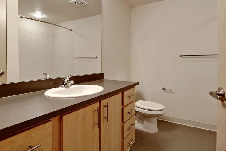 Chloe on Union Image 24