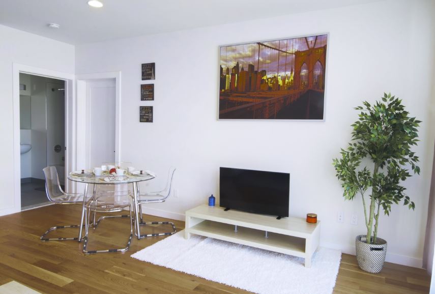 1125 Jefferson Image 4