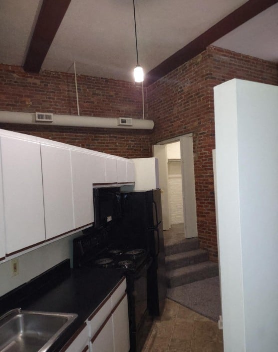 Marlboro Classic Apt & Redwood Square Image 76