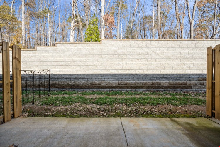 Center Pointe Townhomes Image 39