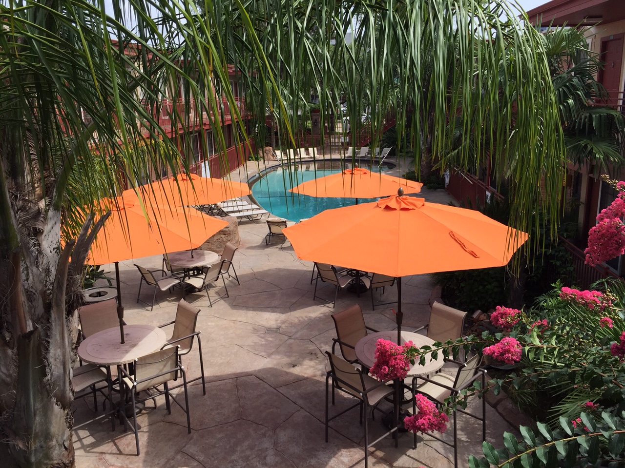 Galleria Oaks Image 1