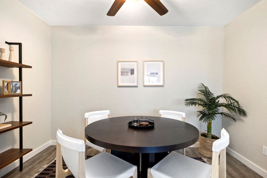 The Reserve at Warner Center Image 9