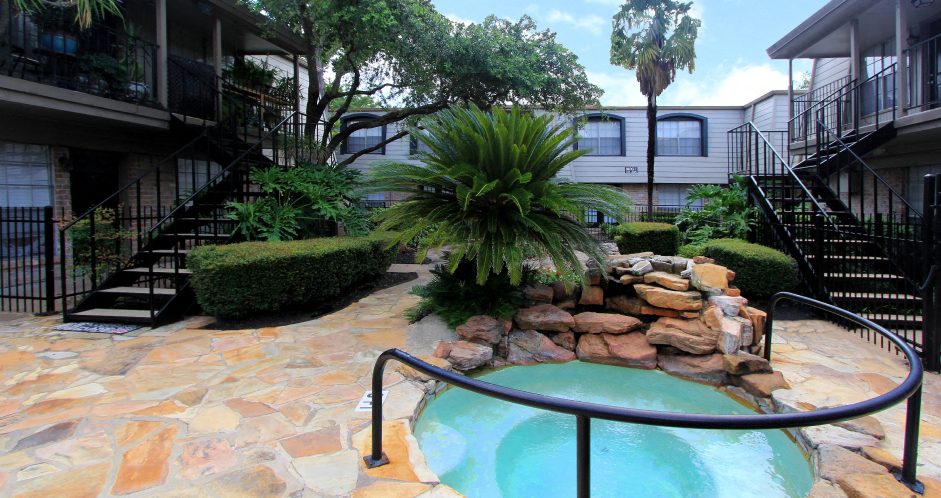 Waters of Winrock Apartments Image 17