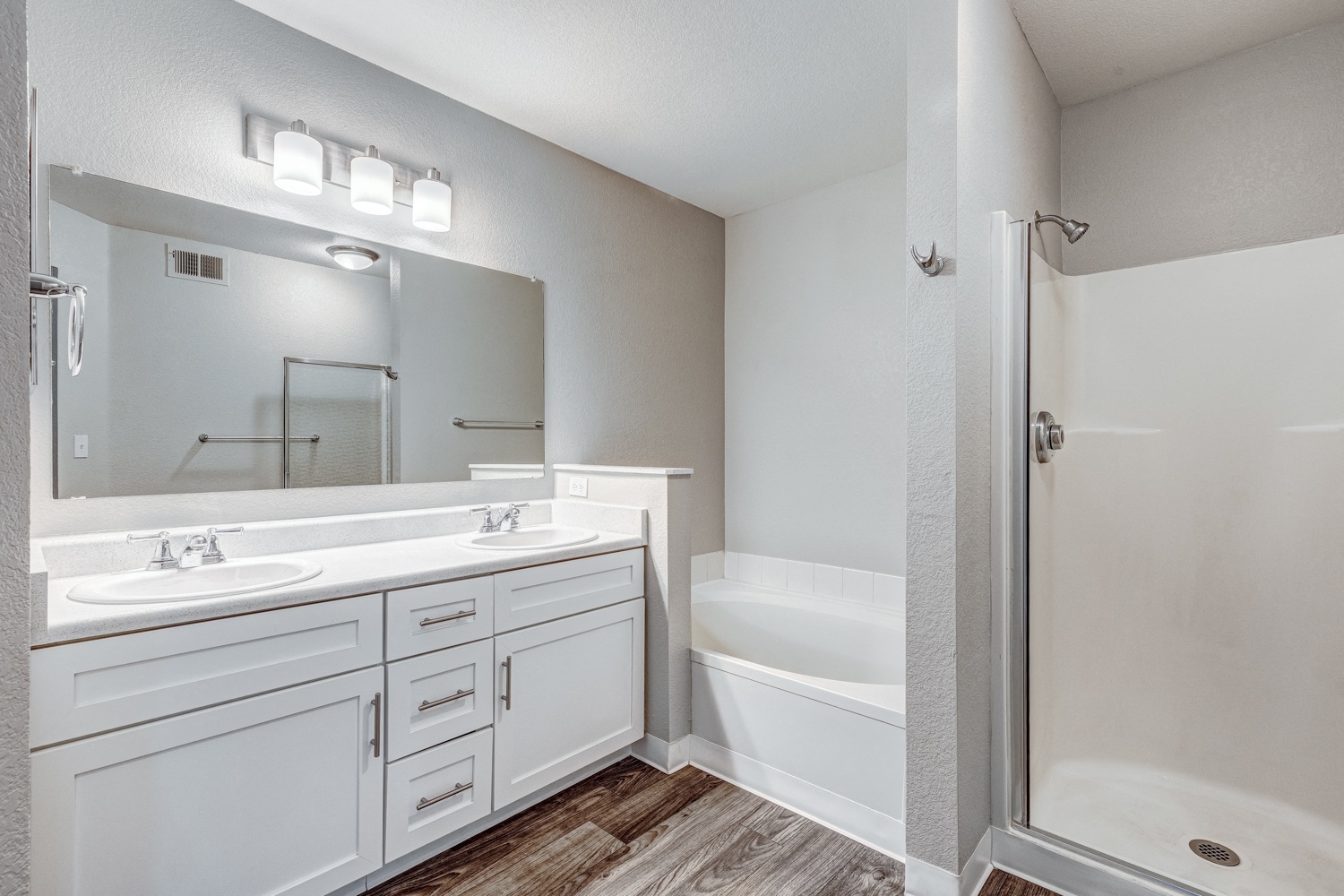 Pavilions at Silver Sage Apartments Image 39