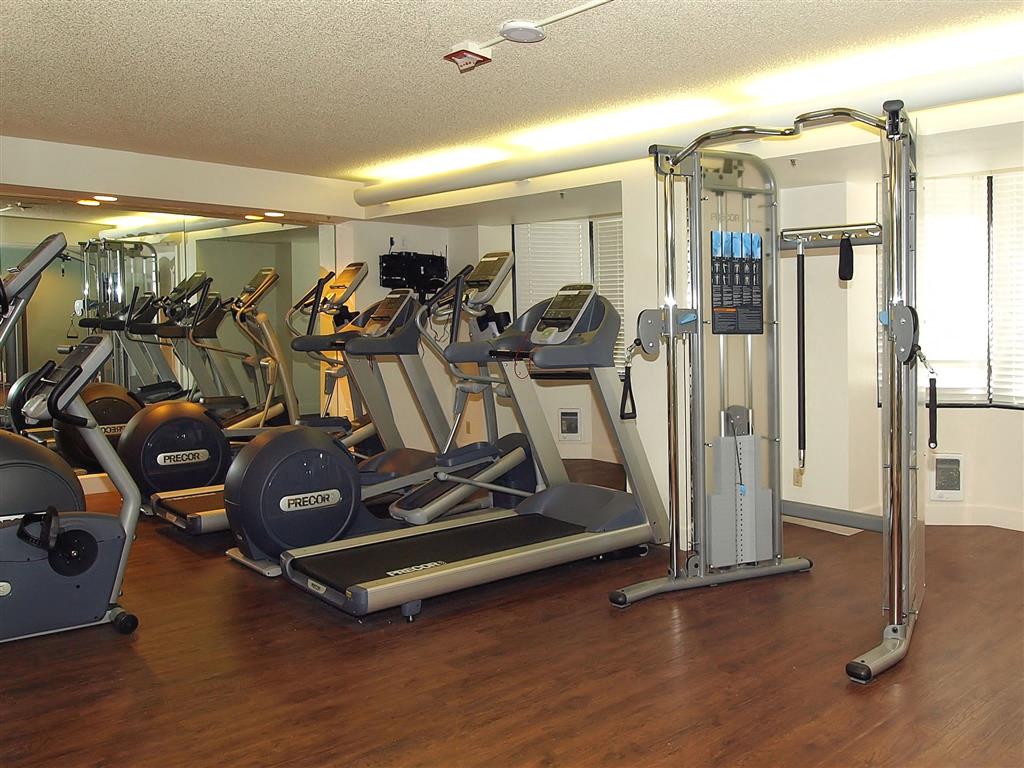 Tower 737 Condominium Rentals Image 15