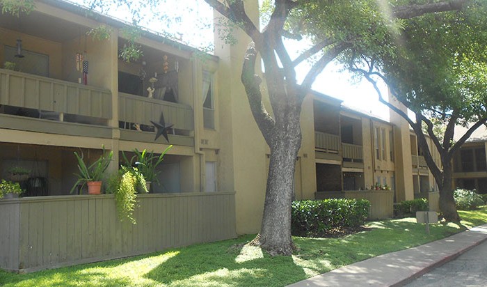 Woods of Brookhollow Image 5