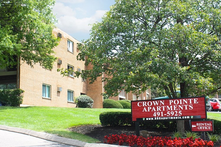 Crown Pointe Apartments Image 2