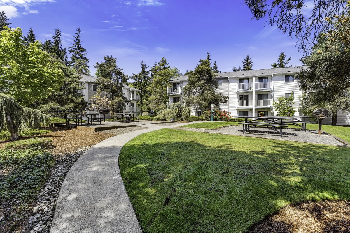 Park 212 Apartments Image 3