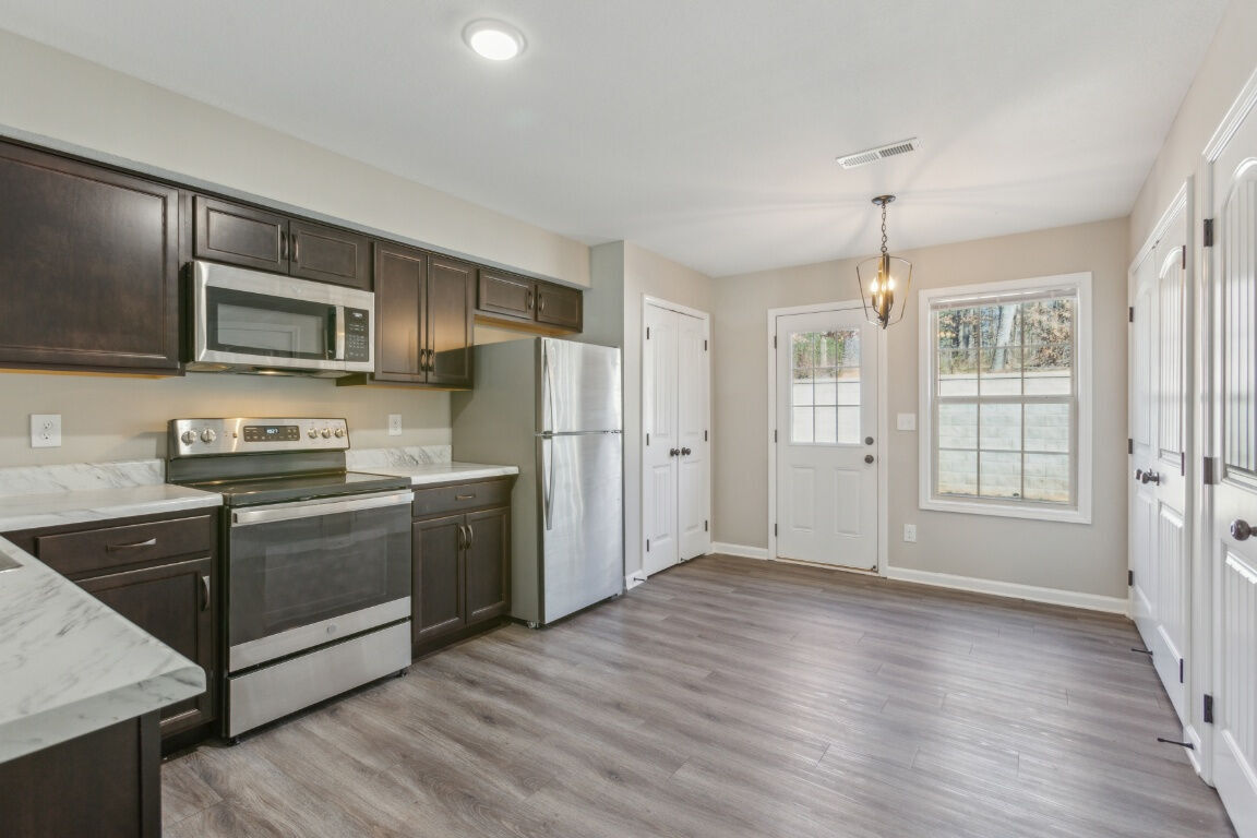 Center Pointe Townhomes Image 7