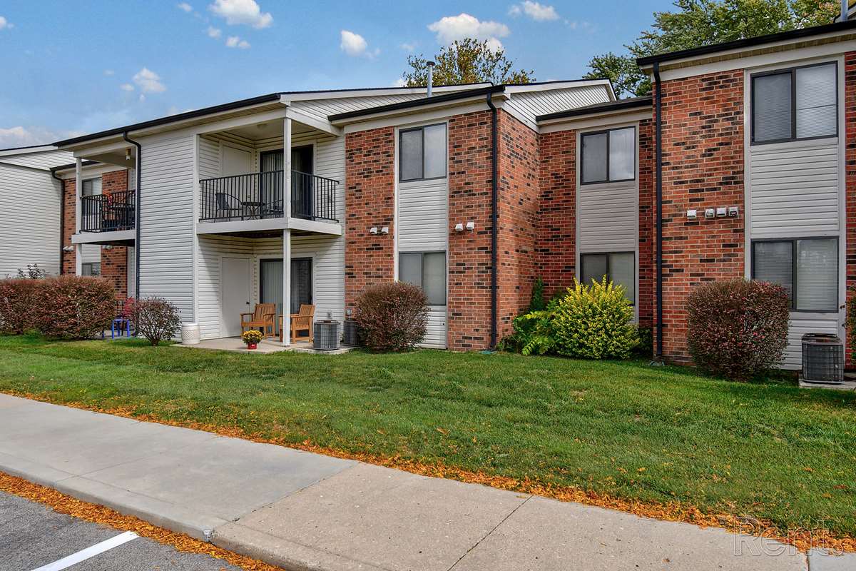 Hickory Knoll Image 1