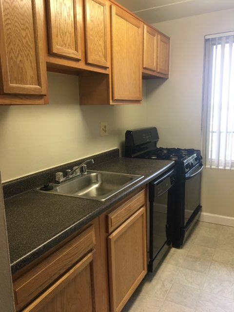 Middletowne & The Dona Image 61