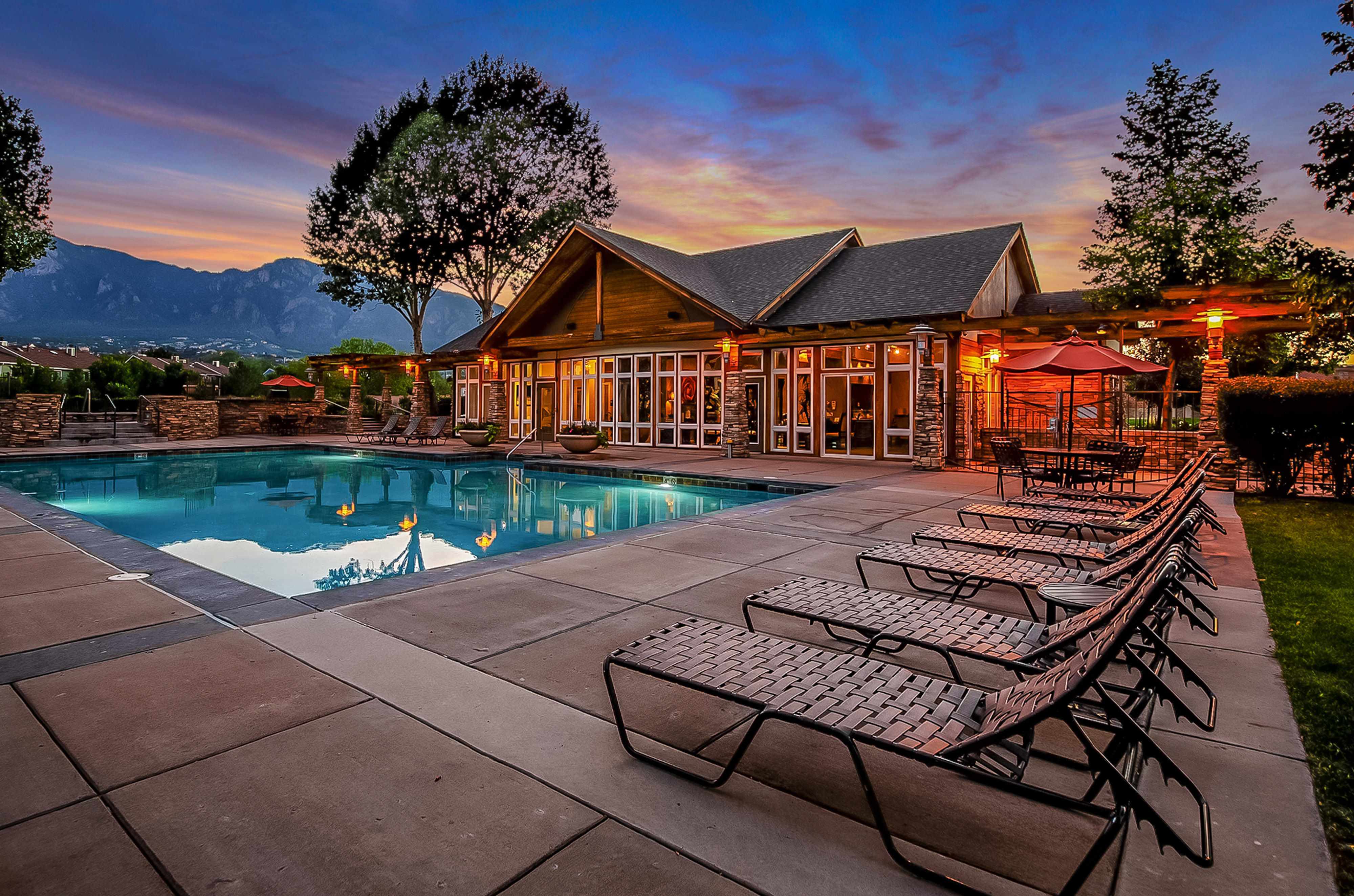 Broadmoor Ridge Apartments