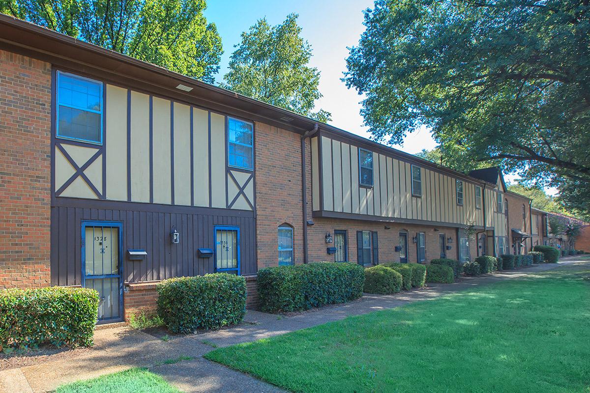 Faronia Square Townhomes, Memphis - (see pics & AVAIL)