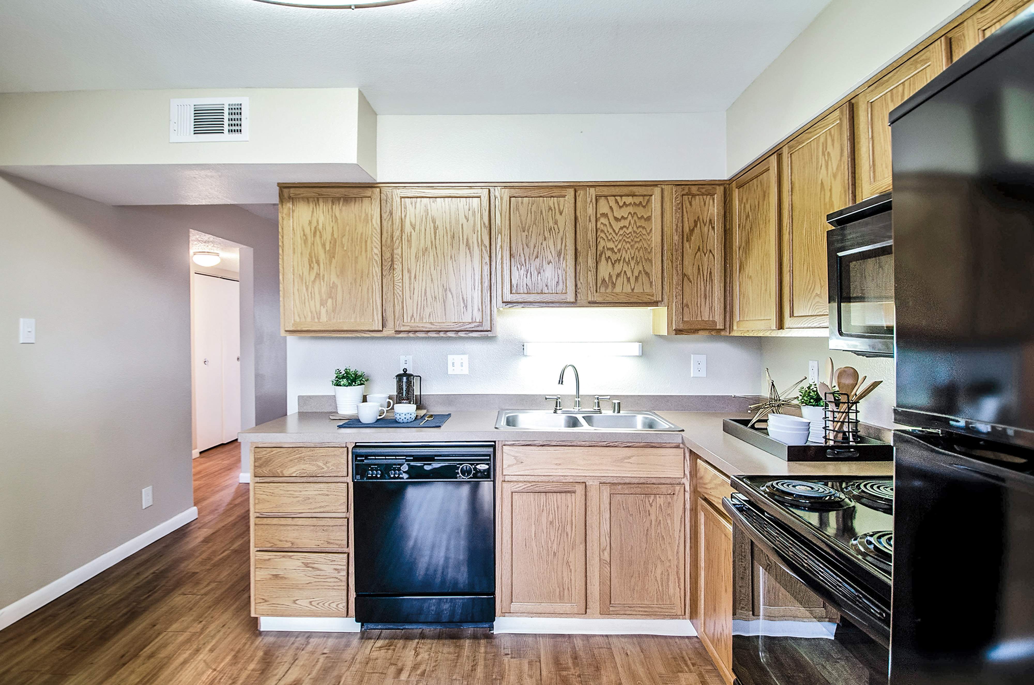 Broadmoor Ridge Apartments