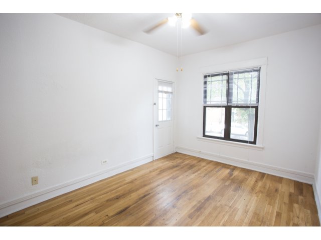 5237-5245 S Kenwood Avenue Image 2