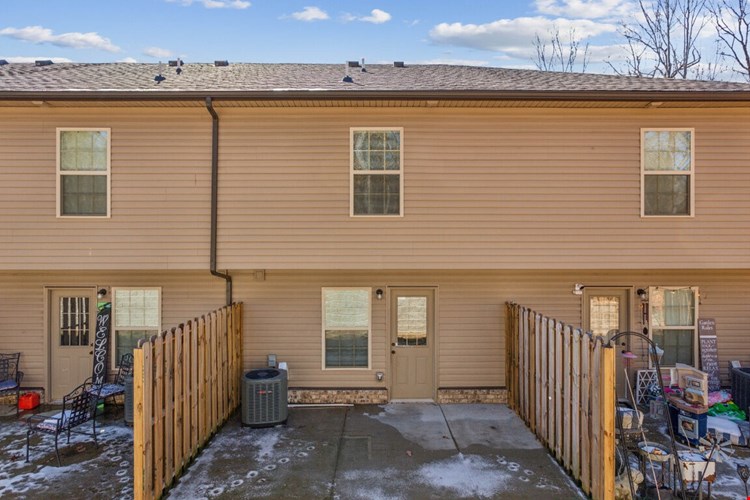 Center Pointe Townhomes Image 34