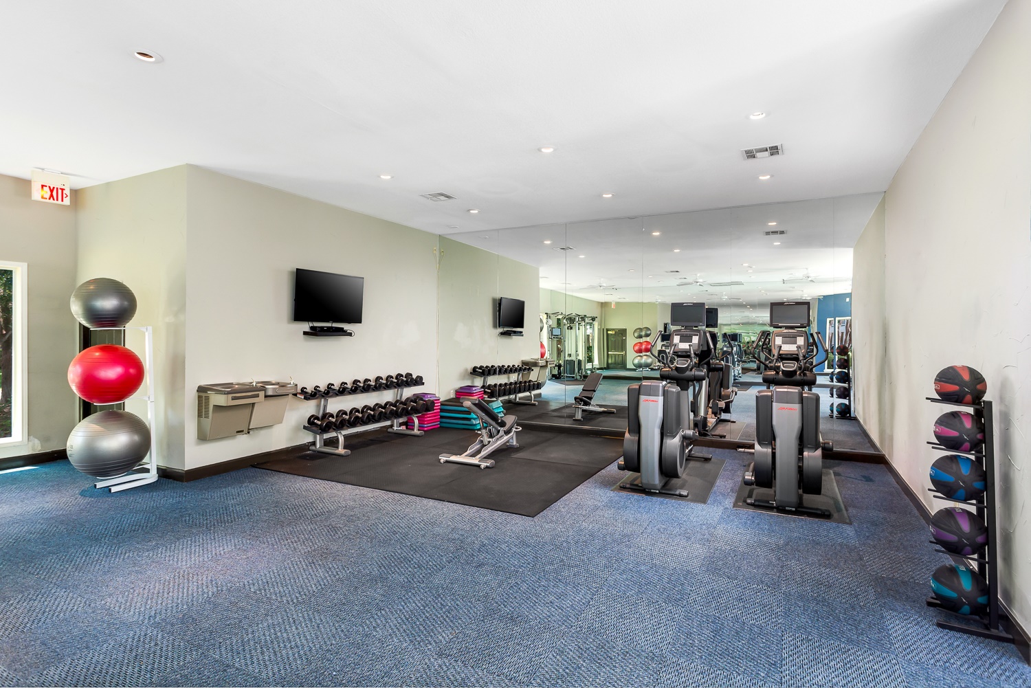 The Lodge At Shavano Park Image 6