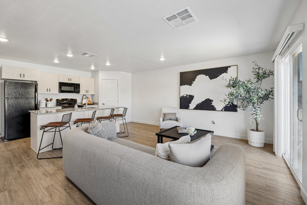 Desert Village Townhomes Image 13
