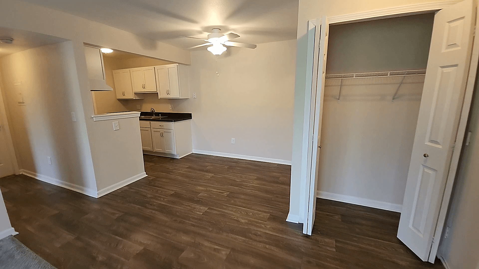 Three Oaks Apartments Image 12