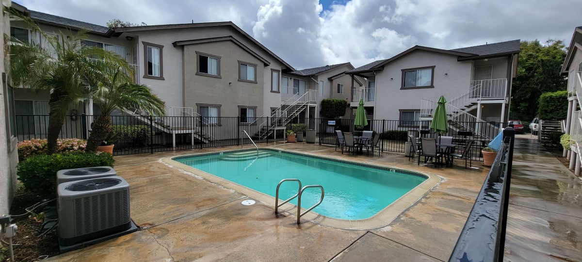 Lakeshore Terrace Image 3