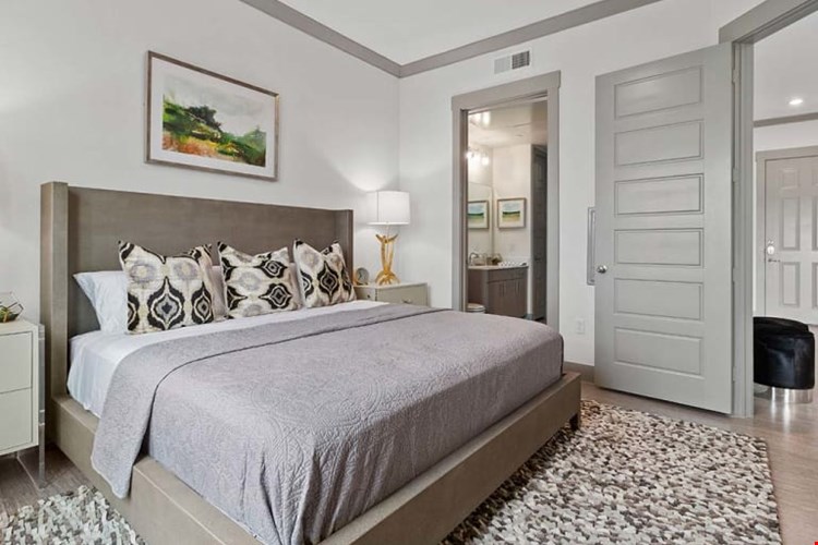 Reveal Skyline Image 32