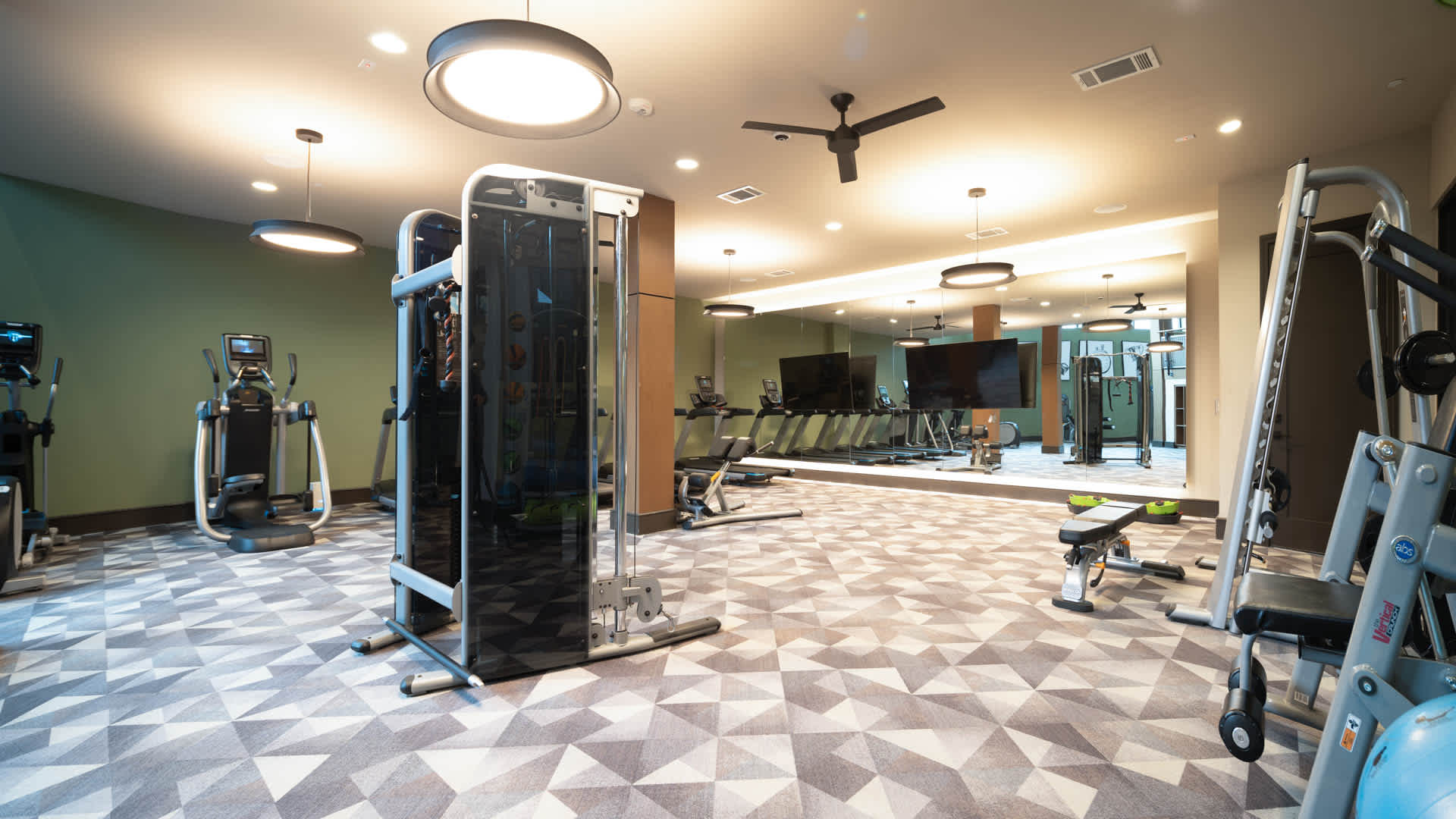 Olivian at the Realm Image 53