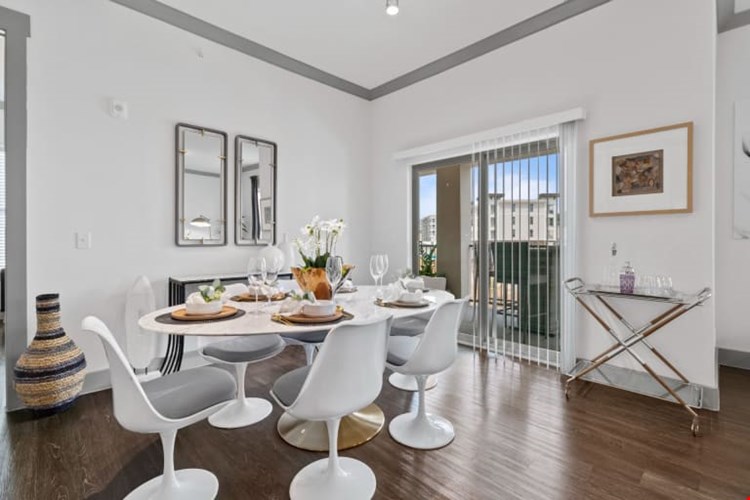 Reveal Skyline Image 10