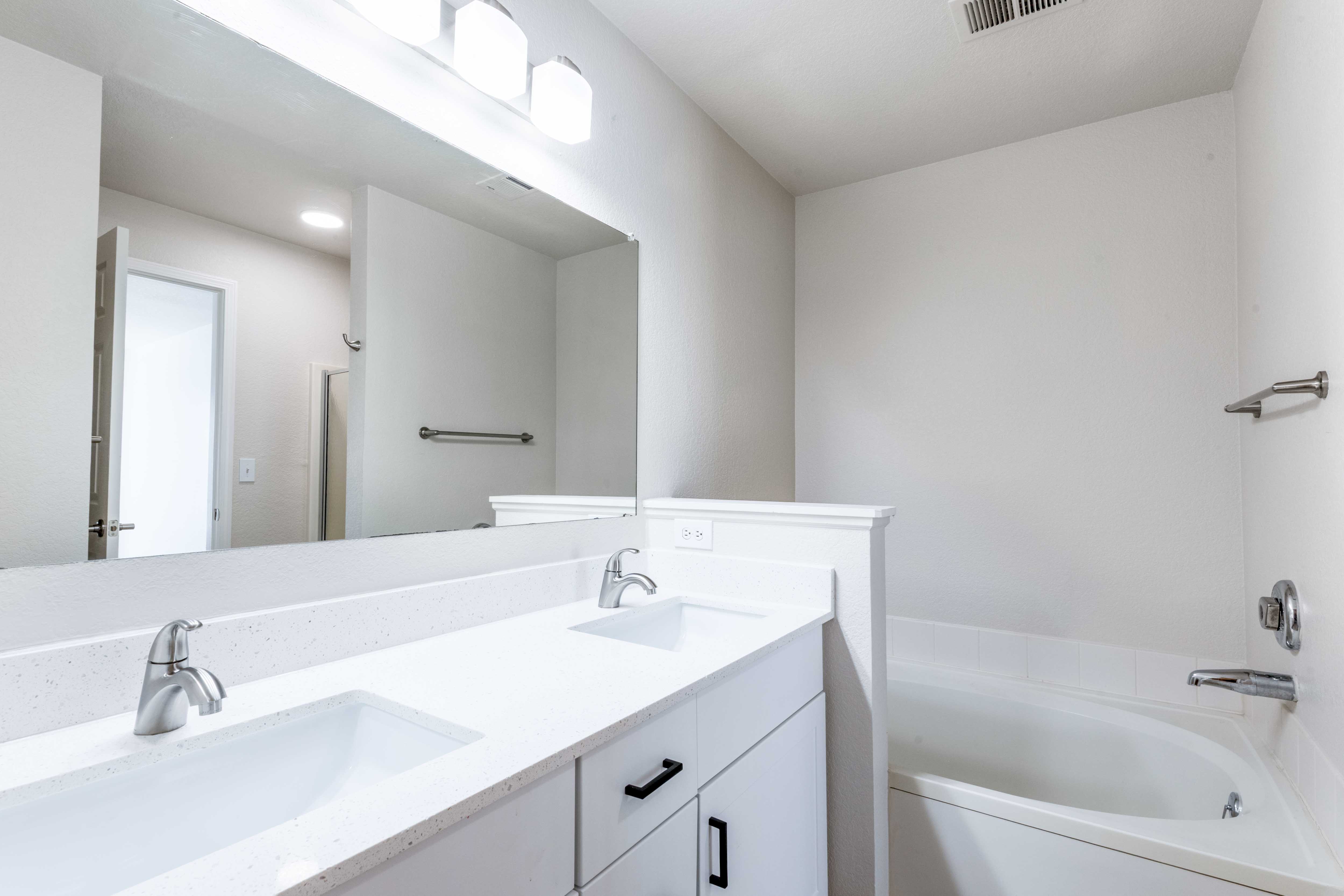 Pavilions at Silver Sage Apartments Image 28