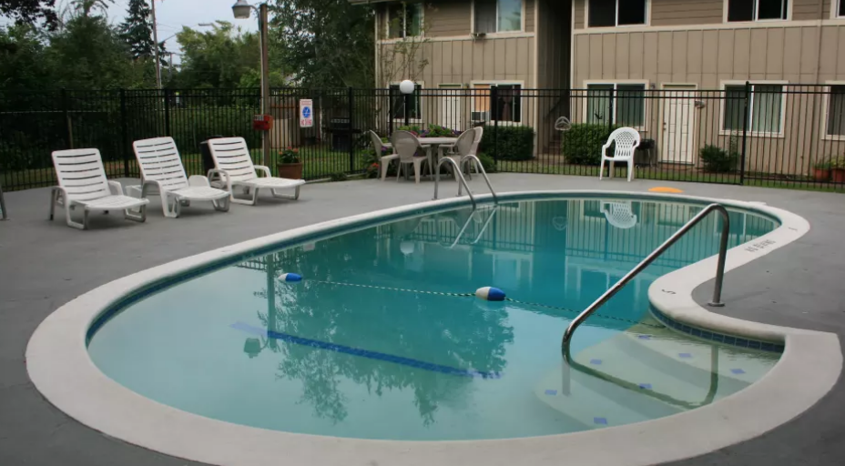 Fountain Court Apartments Image 2