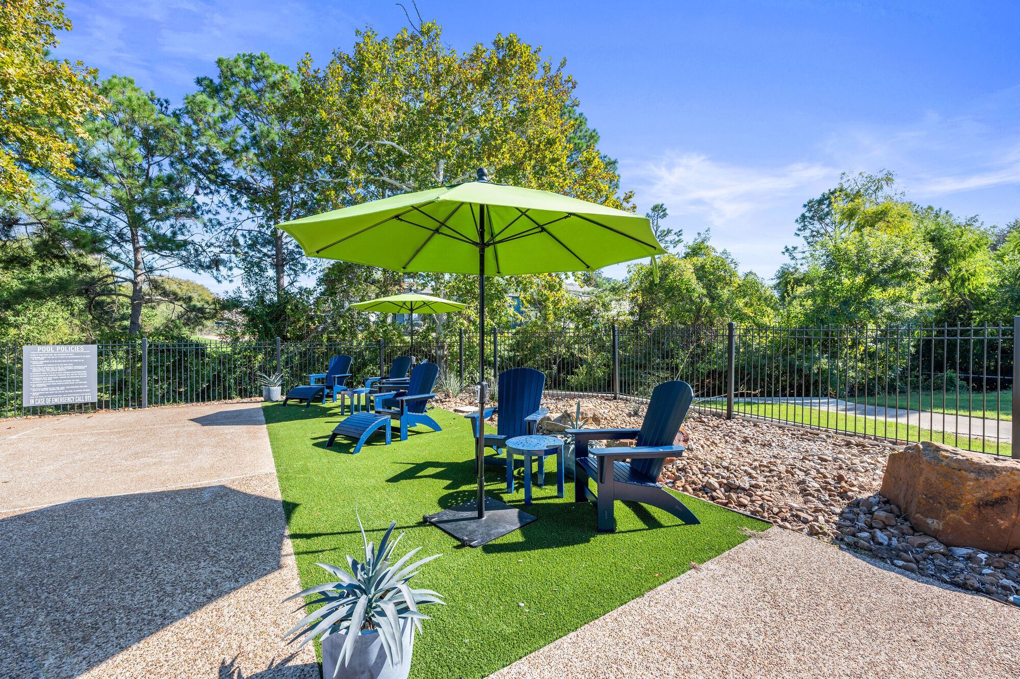 The Halston Image 18