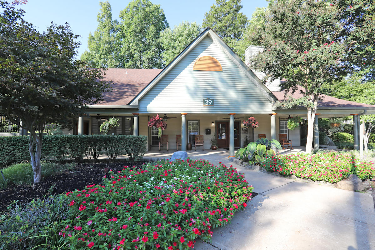 Apartments at Woods Of Post House Jackson