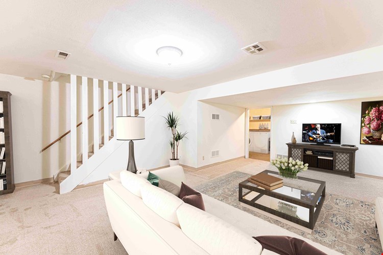 The Oaks on Bonhomme Image 7