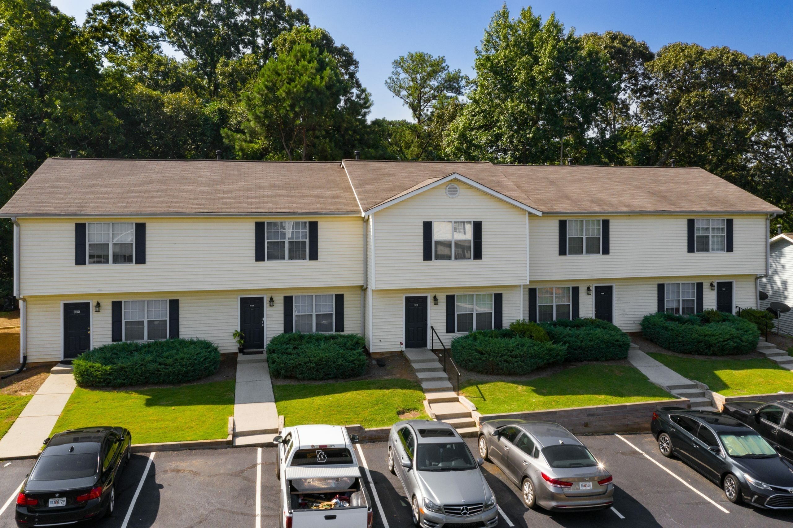 Dylan Square Image 5