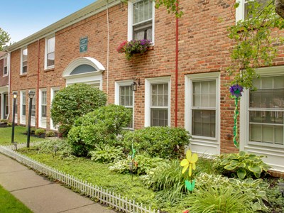 Colonial Park Townhomes Image 15