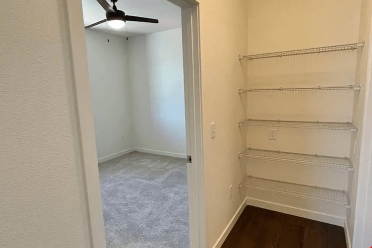 Range View Apartments  Image 22