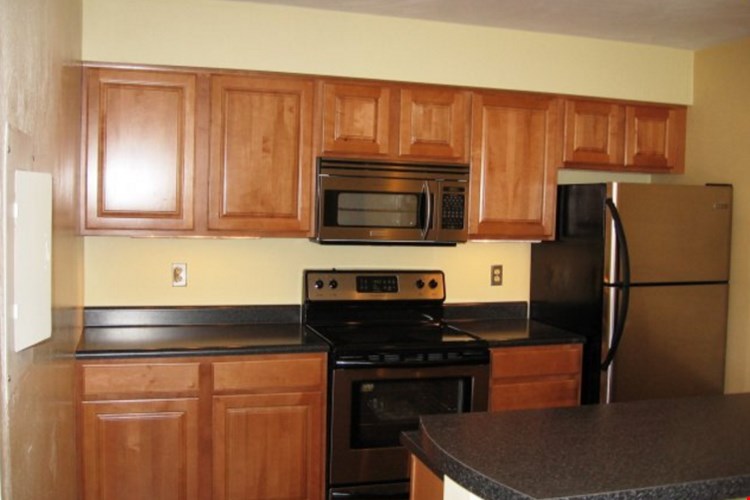 2207 Sarah Street - Kitchen