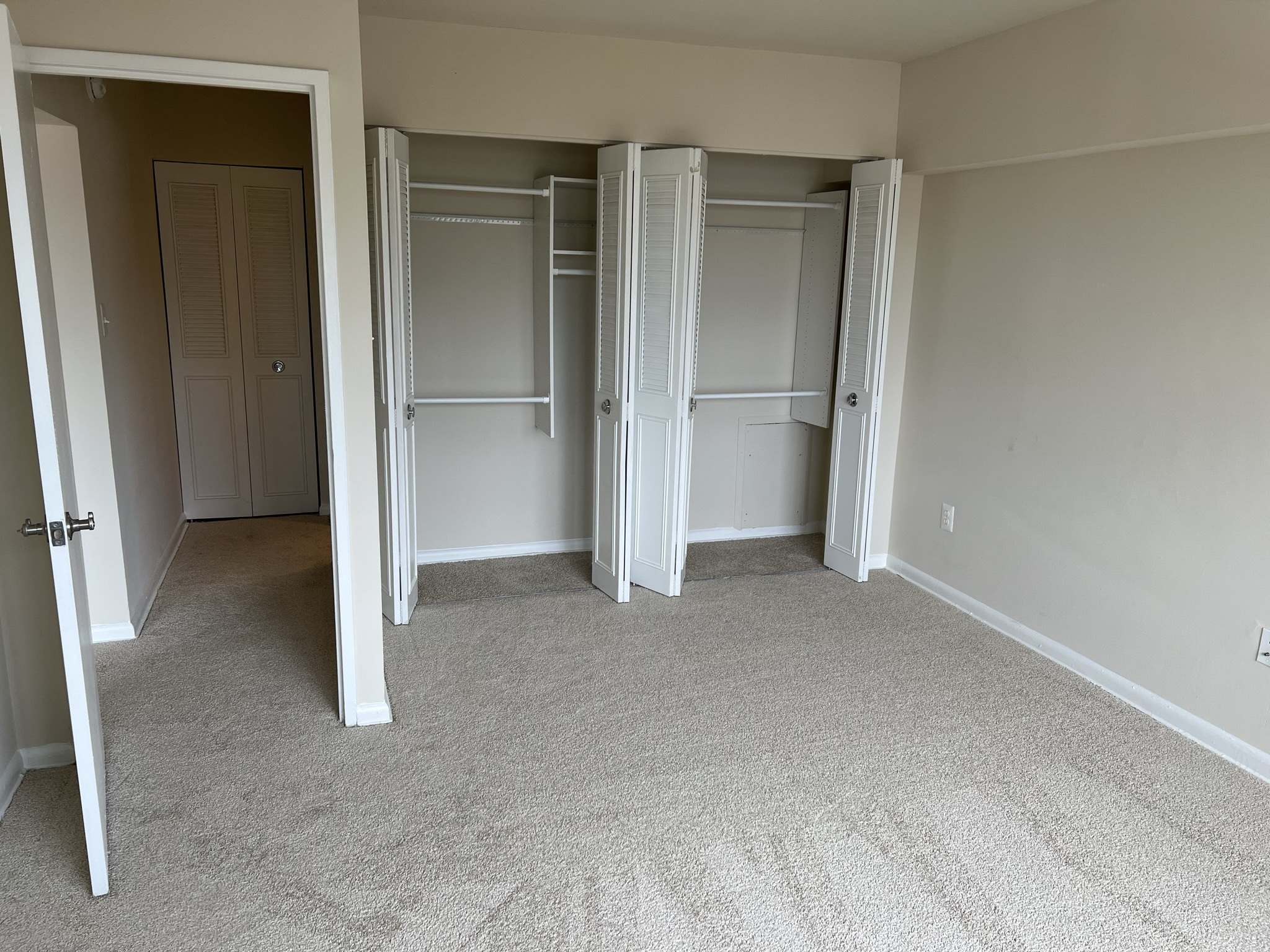 Silver Spring Towers Image 102