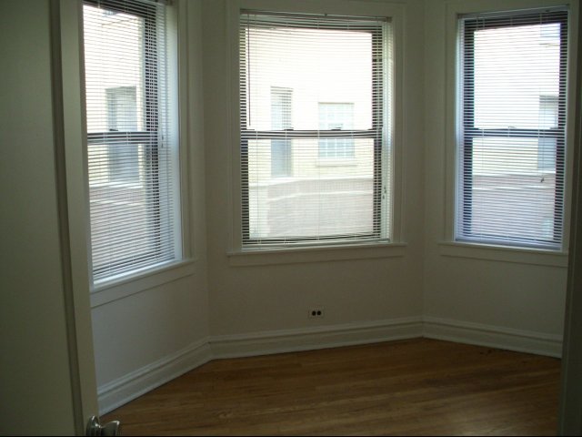 5415 S Woodlawn Avenue Image 4