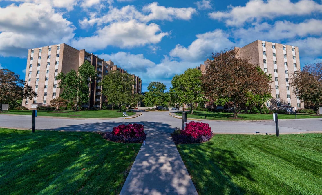 Laurel Village Apartments Image 5