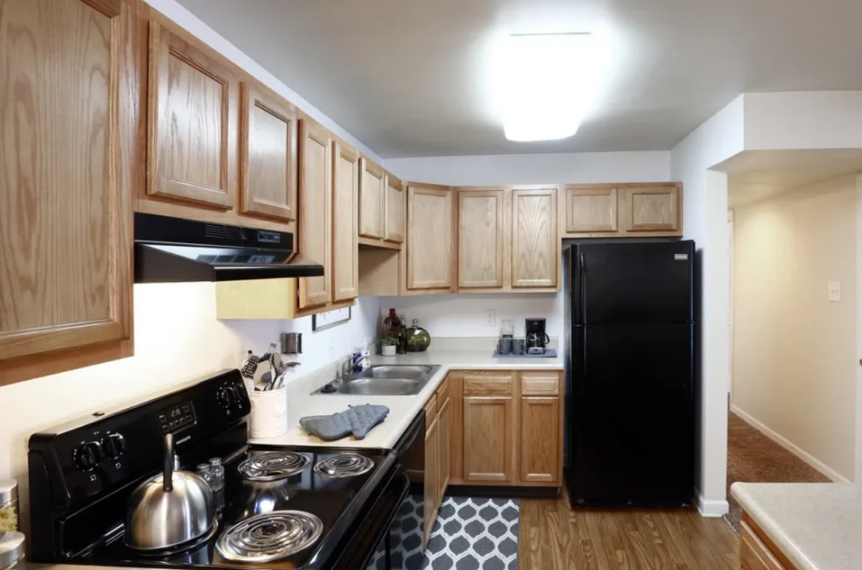 Brookwood Apartments Image 7