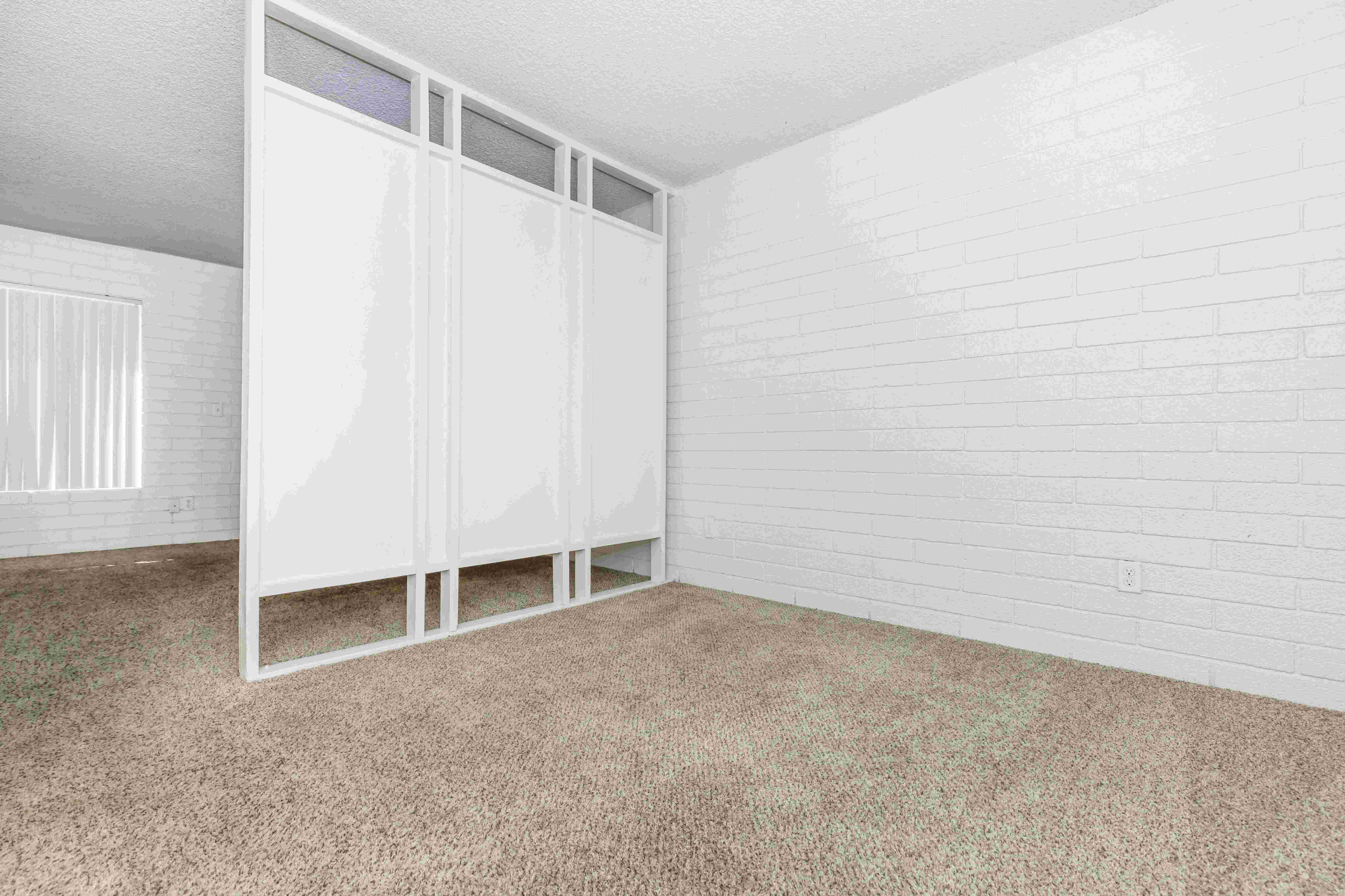 Country Club Terrace Image 12