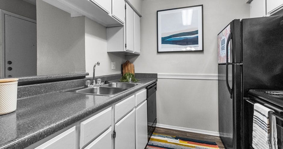 River Oaks Apartments Image 6