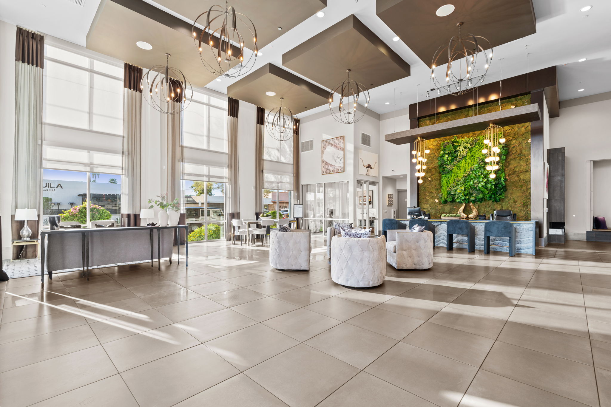 Axis Camelback Image 15
