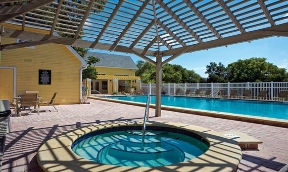 Twin Lakes Apartments Image 9