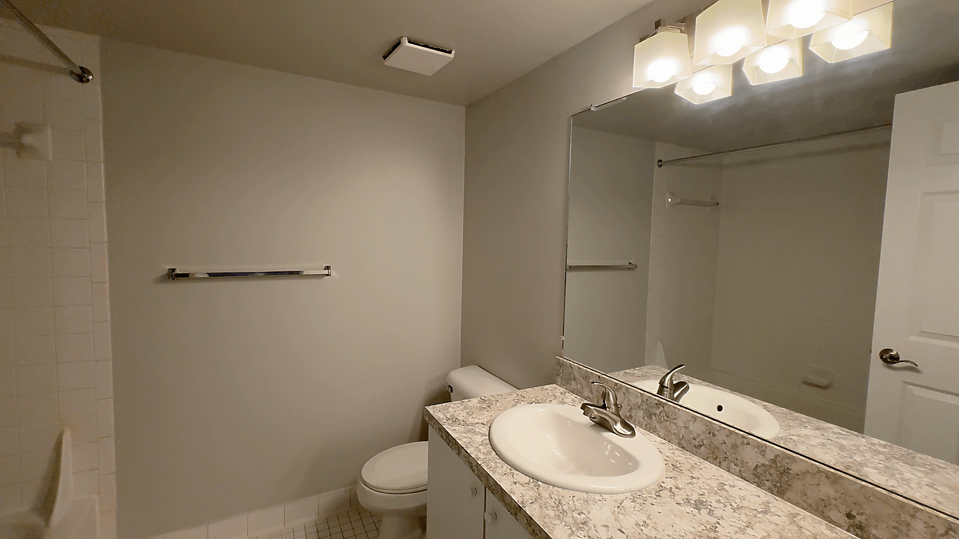 Lakeside Village Apartments Image 239
