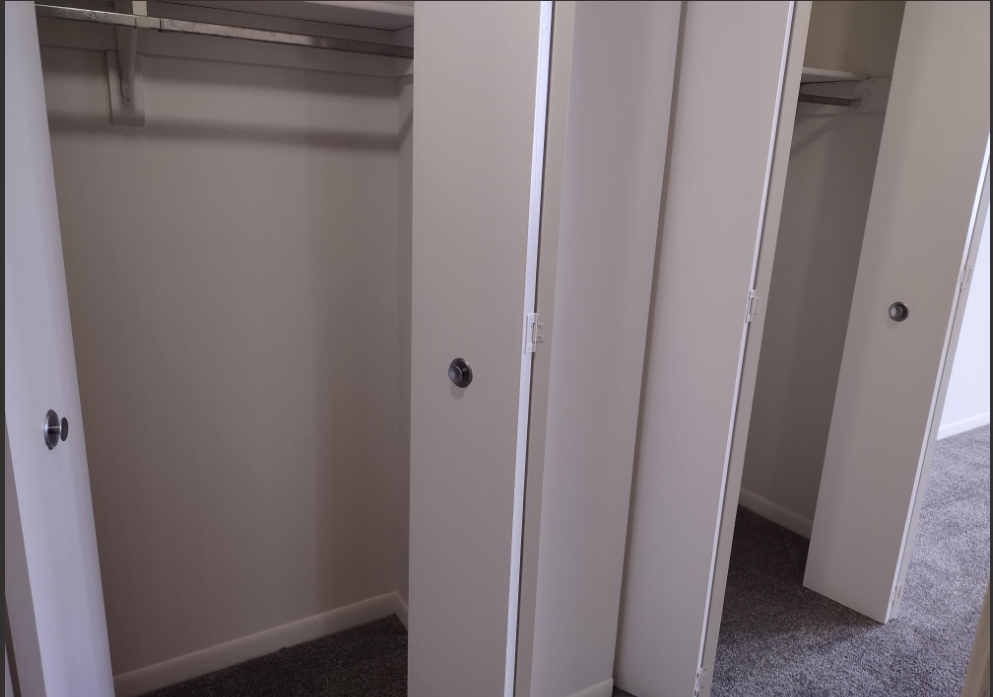 Marlboro Classic Apt & Redwood Square Image 208